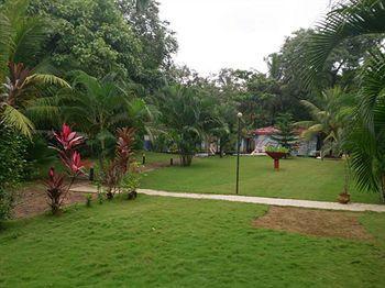 Retreat Anjuna Resort Ngoại thất bức ảnh