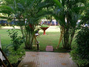 Retreat Anjuna Resort Ngoại thất bức ảnh