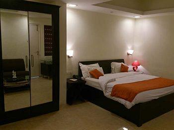Retreat Anjuna Resort Ngoại thất bức ảnh