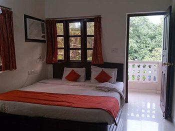 Retreat Anjuna Resort Ngoại thất bức ảnh